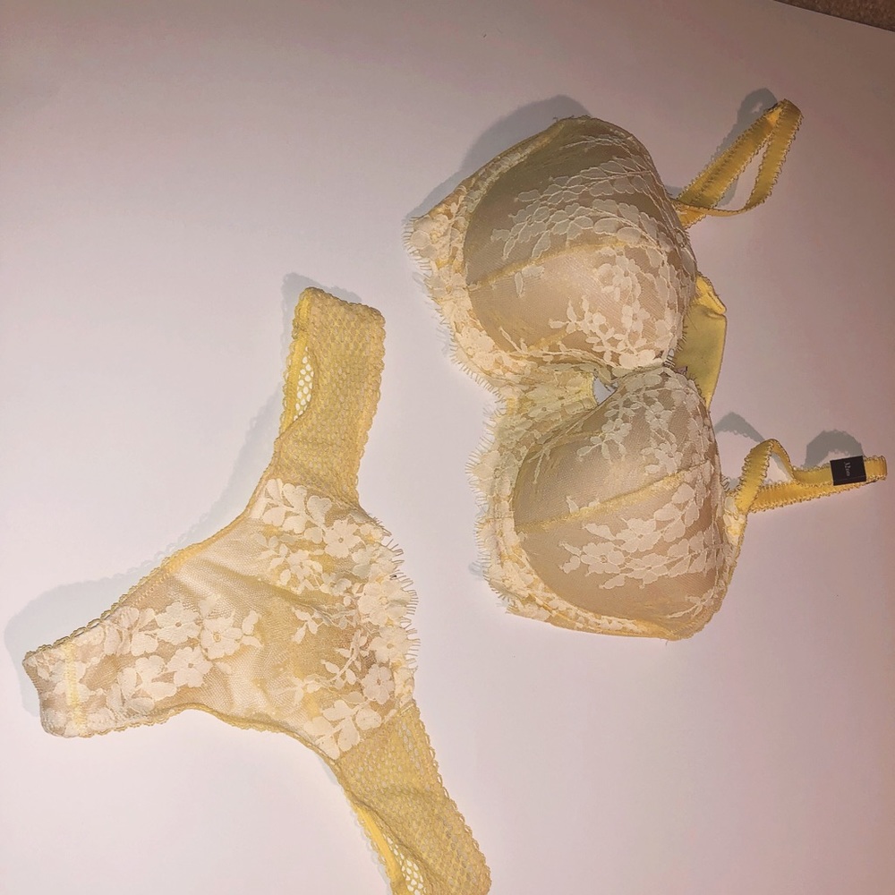Victoria’s Secret Dream Angels Demi 32DD
